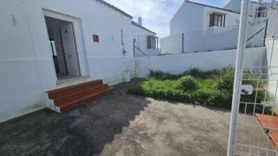 Semi-detached chalet in Urbanización Doña Julia photo 3