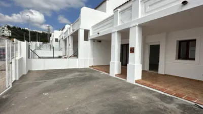 Semi-detached chalet in Urbanización Doña Julia photo 4