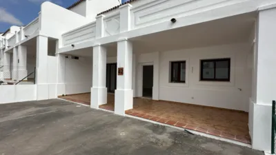 Semi-detached chalet in Urbanización Doña Julia photo 5
