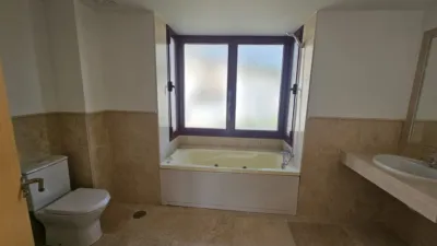 Semi-detached chalet in Urbanización Doña Julia photo 9