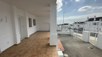 Semi-detached chalet in Urbanización Doña Julia photo 4