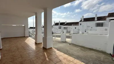 Semi-detached chalet in Urbanización Doña Julia photo 5