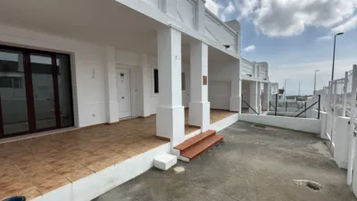 Semi-detached chalet in Urbanización Doña Julia photo 3