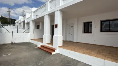 Semi-detached chalet in Urbanización Doña Julia photo 9