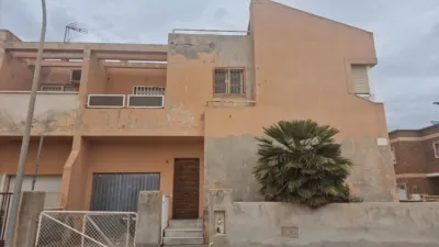 Terraced house on Calle de Julio Robles photo 2