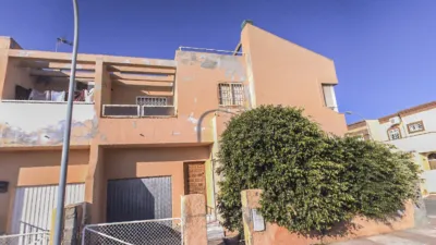 Terraced house on Calle de Julio Robles photo 8