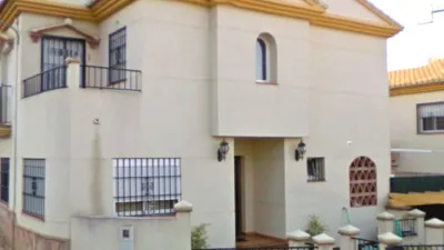 Semi-detached house on Antonio Mairena Street photo 9