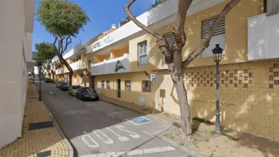 Apartment on Calle Maria Teresa Leon photo 8