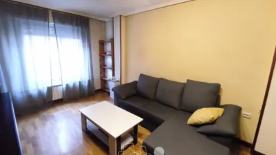 Piso en alquiler en Calle de los Embajadores, cerca de Calle Abierta, Las Delicias (Valladolid Capital) de 670 €<span>/mes</span>