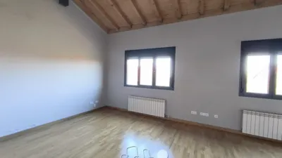 Chalet pareado en venta en Calle Piña De Esgueva, Renedo de Esgueva de 285.500 €