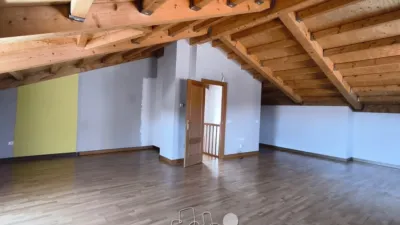 Chalet pareado en venta en Calle Piña De Esgueva, Renedo de Esgueva de 285.500 €
