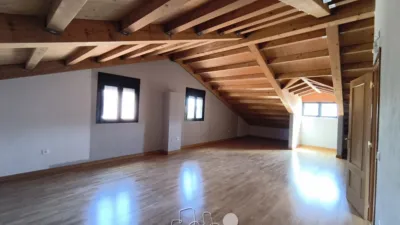 Chalet pareado en venta en Calle Piña De Esgueva, Renedo de Esgueva de 285.500 €
