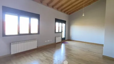Chalet pareado en venta en Calle Piña De Esgueva, Renedo de Esgueva de 285.500 €