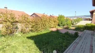 Chalet pareado en venta en Calle Piña De Esgueva, Renedo de Esgueva de 285.500 €