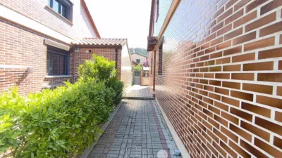 Chalet pareado en venta en Calle Piña De Esgueva, Renedo de Esgueva de 285.500 €