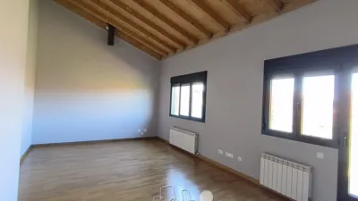 Chalet pareado en venta en Calle Piña De Esgueva, Renedo de Esgueva de 285.500 €