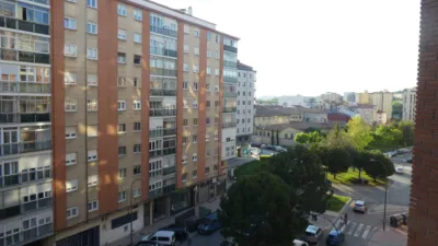 Pis en venda a Avenida de Calleja y Zurita, El Crucero-Cortes (Burgos Capital) de 105.000 €