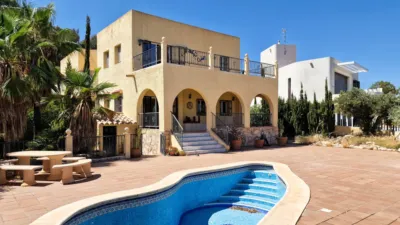 Chalet en venta en Calle Turina, Número 10, Mojácar Núcleo-La Alcantarilla-Las Alparatas (Mojácar) de 725.000 €