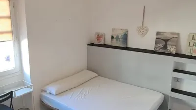 Piso en alquiler en Calle de Peris Brell, cerca de Calle del Marino Albesa - Imagen 3