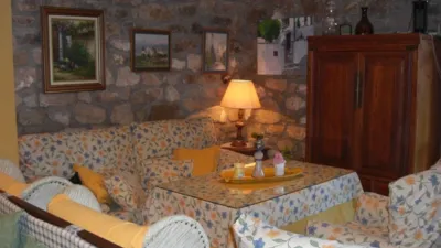 Rustic house in Villaluenga del Rosario photo 6