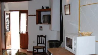 Rustic house in Villaluenga del Rosario photo 2