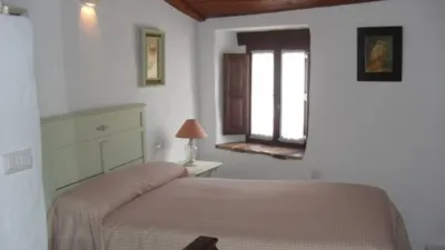 Rustic house in Villaluenga del Rosario photo 6