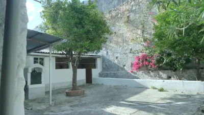 Rustic house in Villaluenga del Rosario photo 14