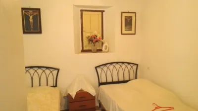 Rustic house in Villaluenga del Rosario photo 7