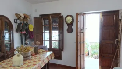Rustic chalet in Villaluenga del Rosario photo 5