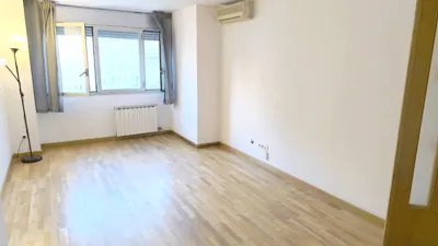 Piso en venta en Carrer de Parcerisa, La Bordeta (Distrito Sants-Montjuïc. Barcelona Capital) de 355.000 €