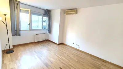 Piso en venta en Carrer de Parcerisa, La Bordeta (Distrito Sants-Montjuïc. Barcelona Capital) de 355.000 €