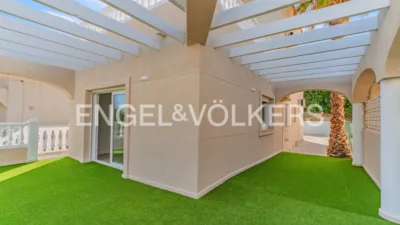 House on Carrer de Torrevieja photo 8