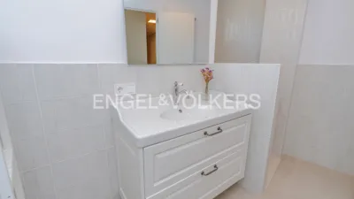 Apartment on Calle de San Vicente, 40 photo 20