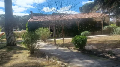 Chalet en venta en Calle de la Rosa, Villabáñez de 380.000 €