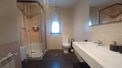 Chalet unifamiliar en venta en Calle Rio Tajo, Aldeamayor de San Martín de 330.000 €