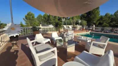 Chalet in Alborache photo 2