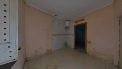 Apartamento en venta en Calle del Salitre, cerca de Calle de San Cosme y San Damián, Embajadores-Lavapiés (Distrito Centro. Madrid Capital) de 185.000 €