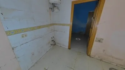 Apartamento en venta en Calle del Salitre, cerca de Calle de San Cosme y San Damián, Embajadores-Lavapiés (Distrito Centro. Madrid Capital) de 185.000 €