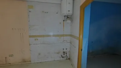 Apartamento en venta en Calle del Salitre, cerca de Calle de San Cosme y San Damián, Embajadores-Lavapiés (Distrito Centro. Madrid Capital) de 185.000 €
