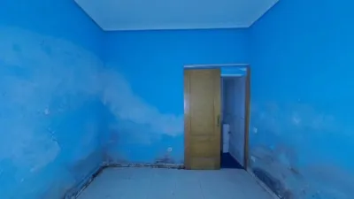 Apartamento en venta en Calle del Salitre, cerca de Calle de San Cosme y San Damián, Embajadores-Lavapiés (Distrito Centro. Madrid Capital) de 185.000 €