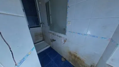 Apartamento en venta en Calle del Salitre, cerca de Calle de San Cosme y San Damián, Embajadores-Lavapiés (Distrito Centro. Madrid Capital) de 185.000 €