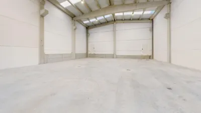 Nave industrial en venta en Calle de Oliveras - Vista 2