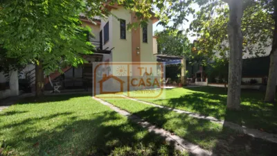 Chalet on Calle José Redondo photo 5