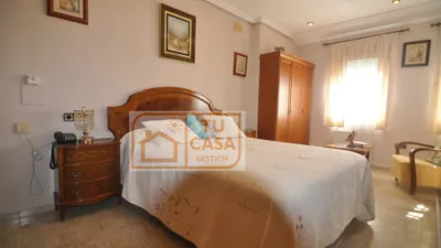 Detached family home on Calle de José Canal photo 18