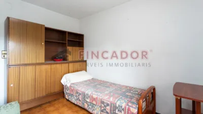 Piso en venta en Via Favència, cerca de Carrer de Joaquim Puig i Pidemunt, Roquetes (Distrito Nou Barris. Barcelona Capital) de 165.000 €