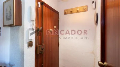 Piso en venta en Via Favència, cerca de Carrer de Joaquim Puig i Pidemunt, Roquetes (Distrito Nou Barris. Barcelona Capital) de 165.000 €