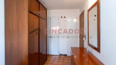 Piso en venta en Via Favència, cerca de Carrer de Joaquim Puig i Pidemunt, Roquetes (Distrito Nou Barris. Barcelona Capital) de 165.000 €