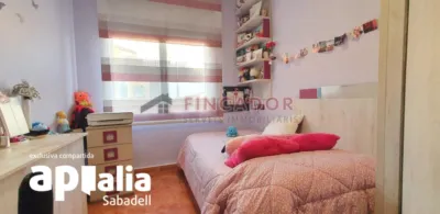 Semi-detached house on Carrer de Salvador Seguí photo 18