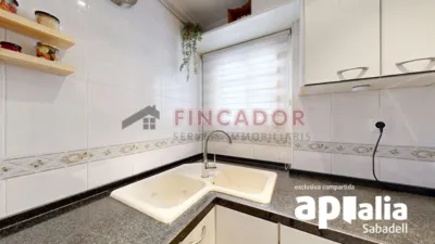 Flat on Carrer de Magí Colet photo 17