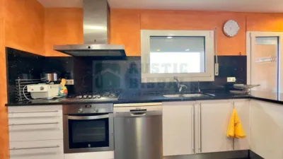 Apartment for sale in Carrer Germans de Ferrer photo 11